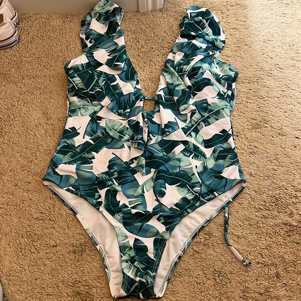 Sportlike one piece, large swimsuit